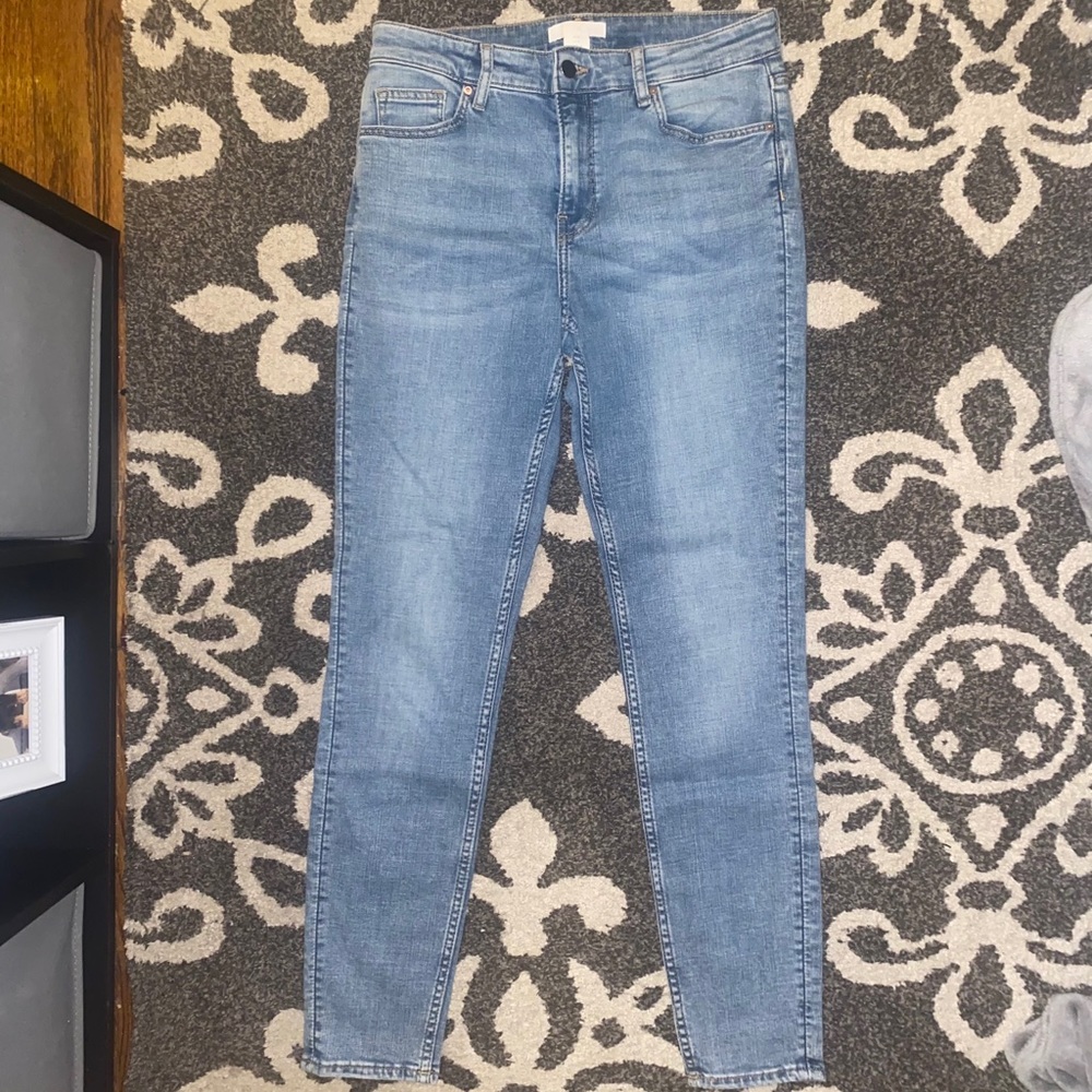 Size 8 H&M Light Wash Skinny Jeans